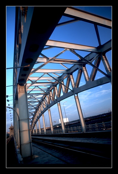 photo "Geometry of the Bridge" tags: architecture, landscape, 