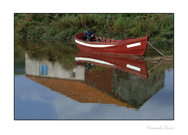 photo "Boat in house" tags: landscape, water