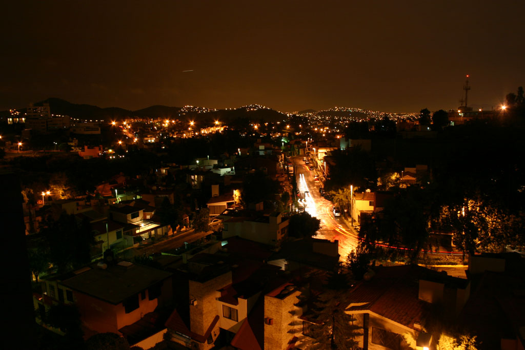 photo "Mexico City Suburbs" tags: landscape, architecture, night