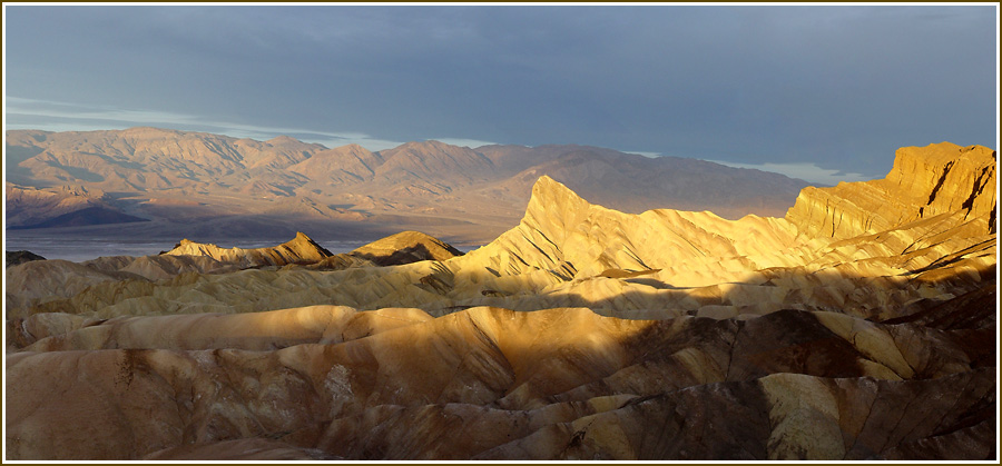 photo "DEATH VALLEY. ZABRISKIE POINT." tags: landscape, sunset