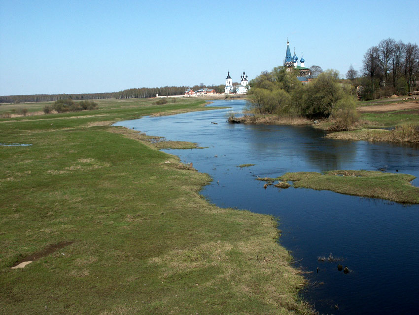 photo "Dounilovo: Teza river and monastery" tags: misc., 