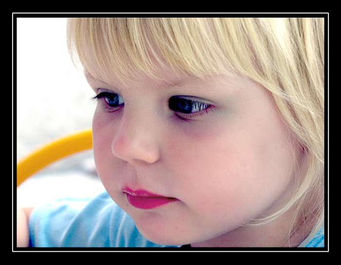 photo "Angel with far away thoughts" tags: portrait, misc., children