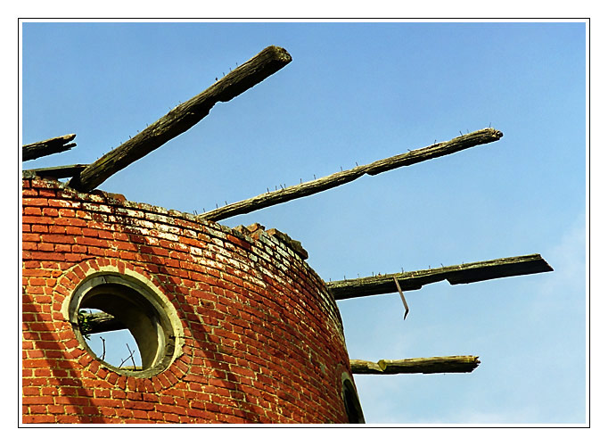 photo "An Old tower" tags: architecture, misc., landscape, 
