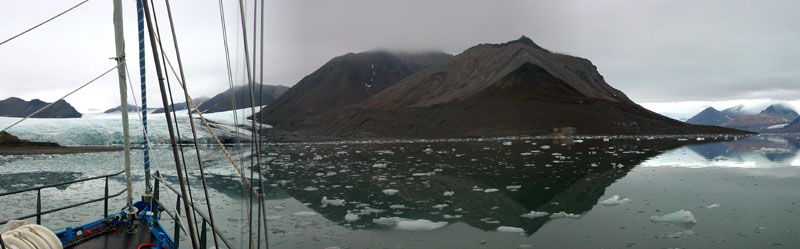 photo "black mountain" tags: landscape, mountains, water