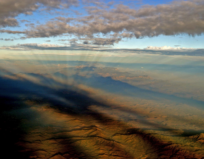 photo "ray of light from above" tags: travel, landscape, North America, clouds