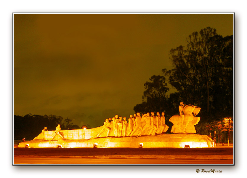 photo "Bandeiras Monument" tags: travel, South America