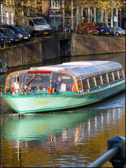 фото "Amsterdam Tourist Boat" метки: разное, путешествия, Европа