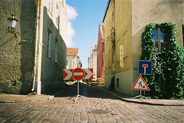 photo "Hospitable Street" tags: misc., 