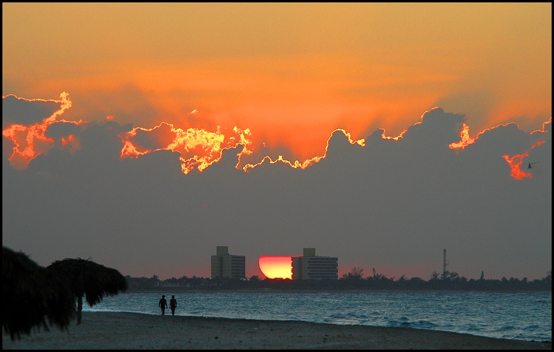 photo "Sunset tropical & clouds" tags: landscape, sunset