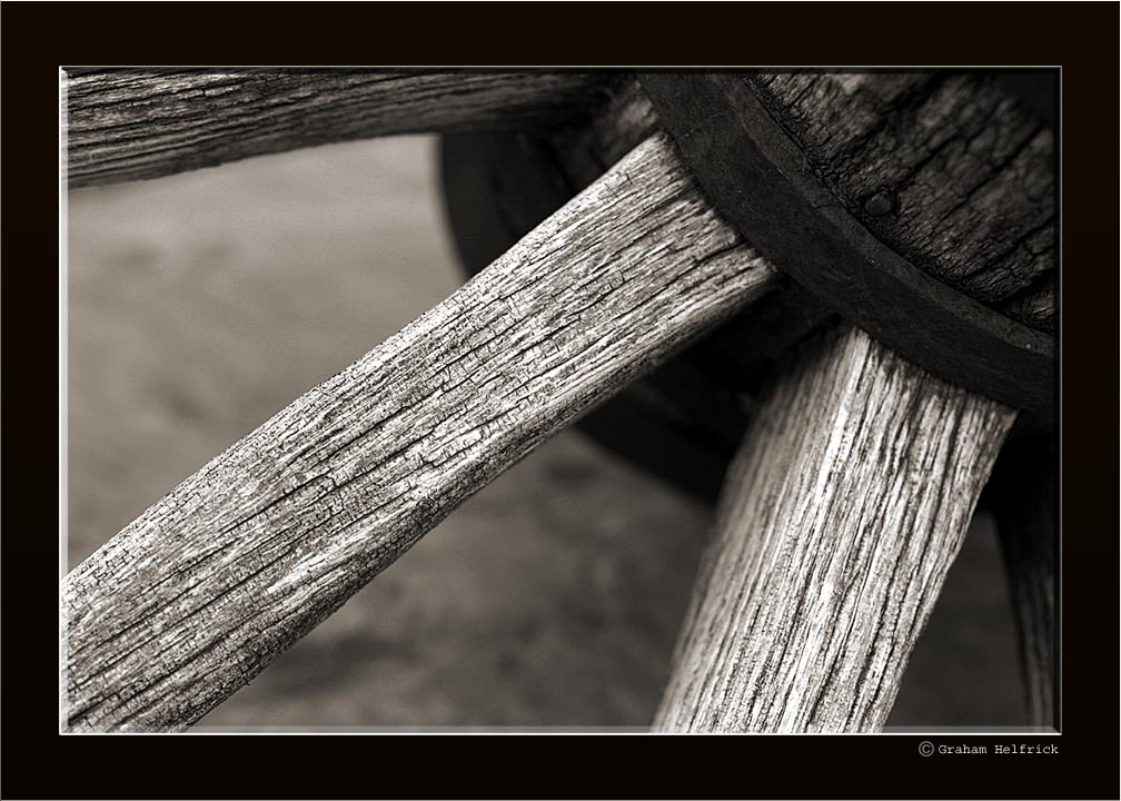 photo "Wheel of Time" tags: black&white, genre, 