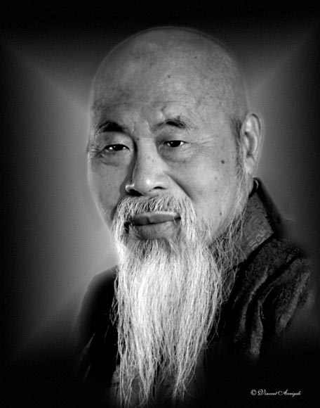 photo "Buddhist Munk" tags: portrait, black&white, man