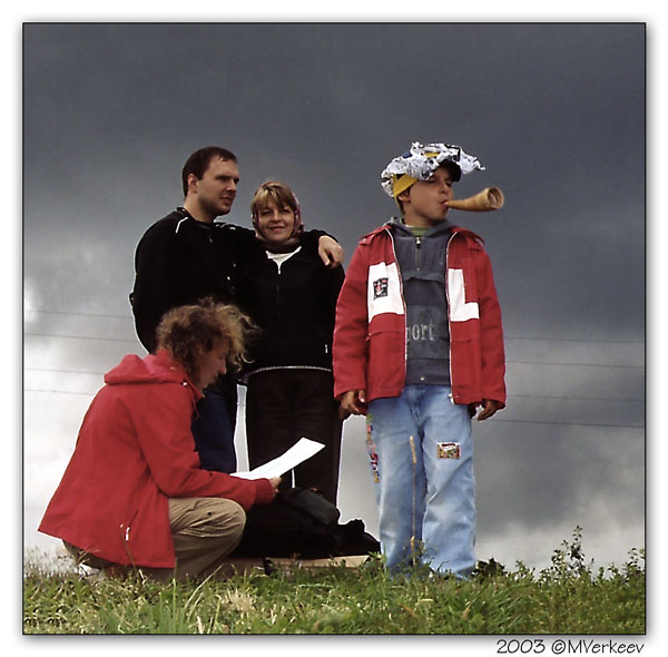 photo "The search" tags: portrait, landscape, children, clouds