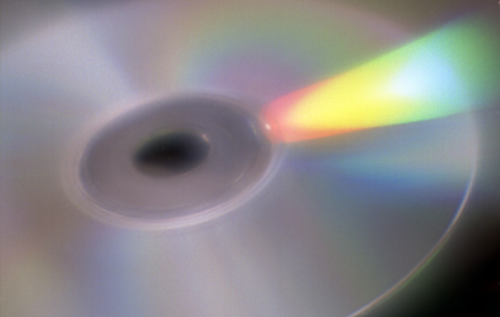 photo "Burning a CD" tags: still life, misc., 