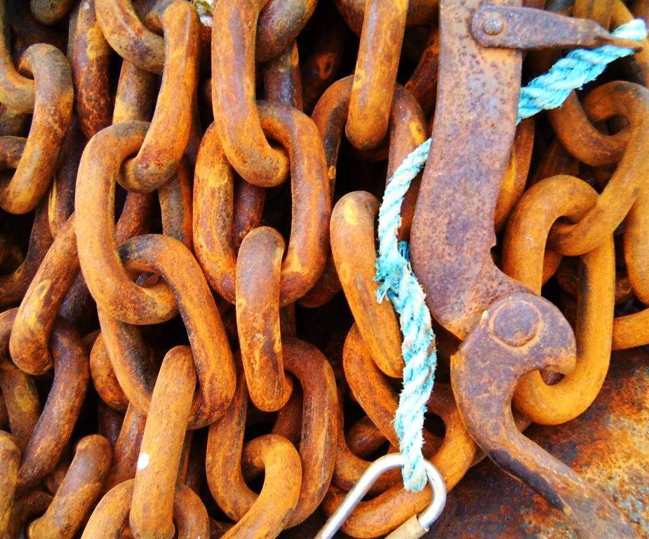 photo "Chain." tags: reporting, 
