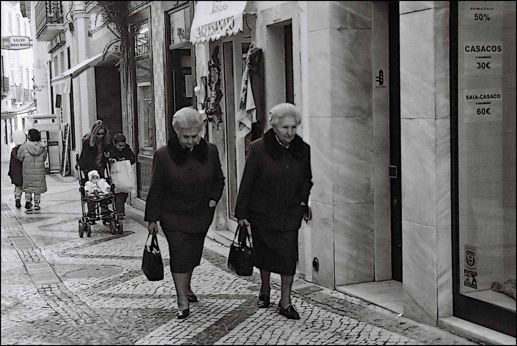 photo "Irmas (Sisters)" tags: black&white, genre, 