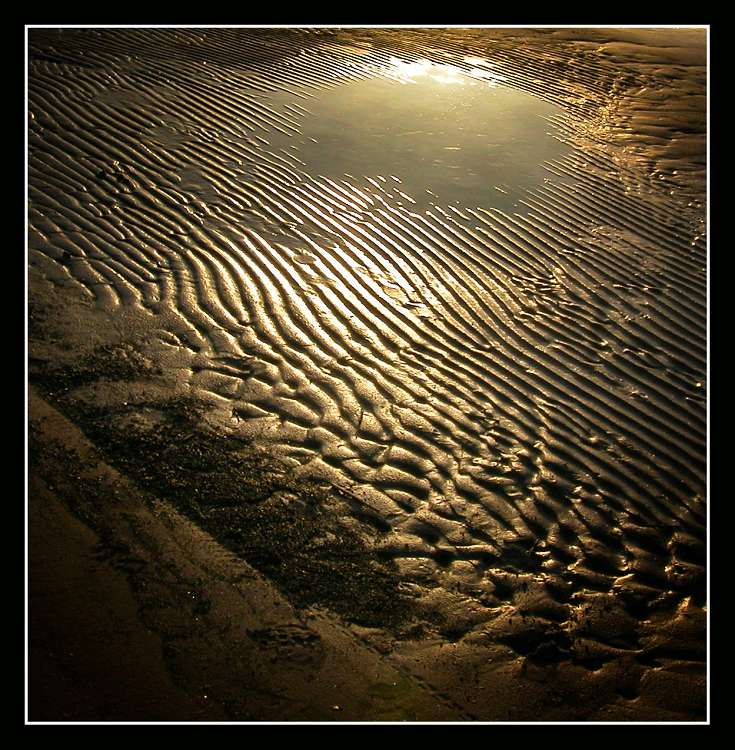 photo "The sea-sand and slanting beam of light" tags: landscape, sunset, water