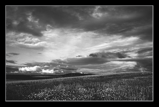 photo "immenseness" tags: landscape, black&white, clouds