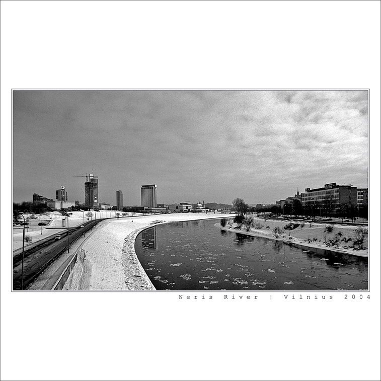 photo "Vilnius" tags: architecture, black&white, landscape, 