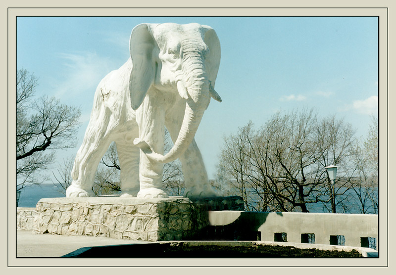 photo "The elephants above Volga ( Cycle Samara City)" tags: architecture, misc., landscape, 