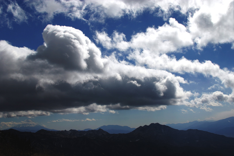 photo "Flying Dog" tags: landscape, clouds, mountains
