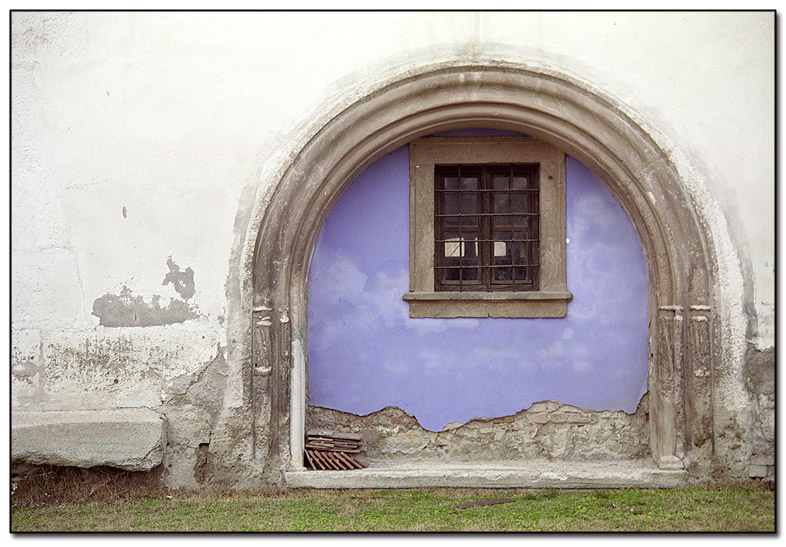 photo "Clouds on the wall" tags: architecture, travel, landscape, Europe