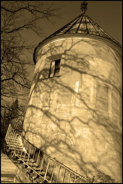 photo "Old tower in Pavlovsk park" tags: architecture, misc., landscape, 