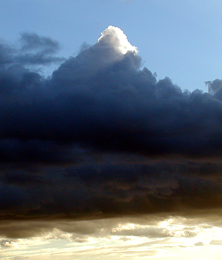 photo "A moutain on a cloud" tags: landscape, clouds