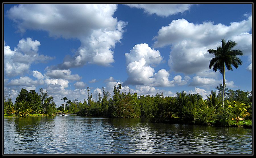 photo "Downstream on river in the line of sea" tags: landscape, clouds, water