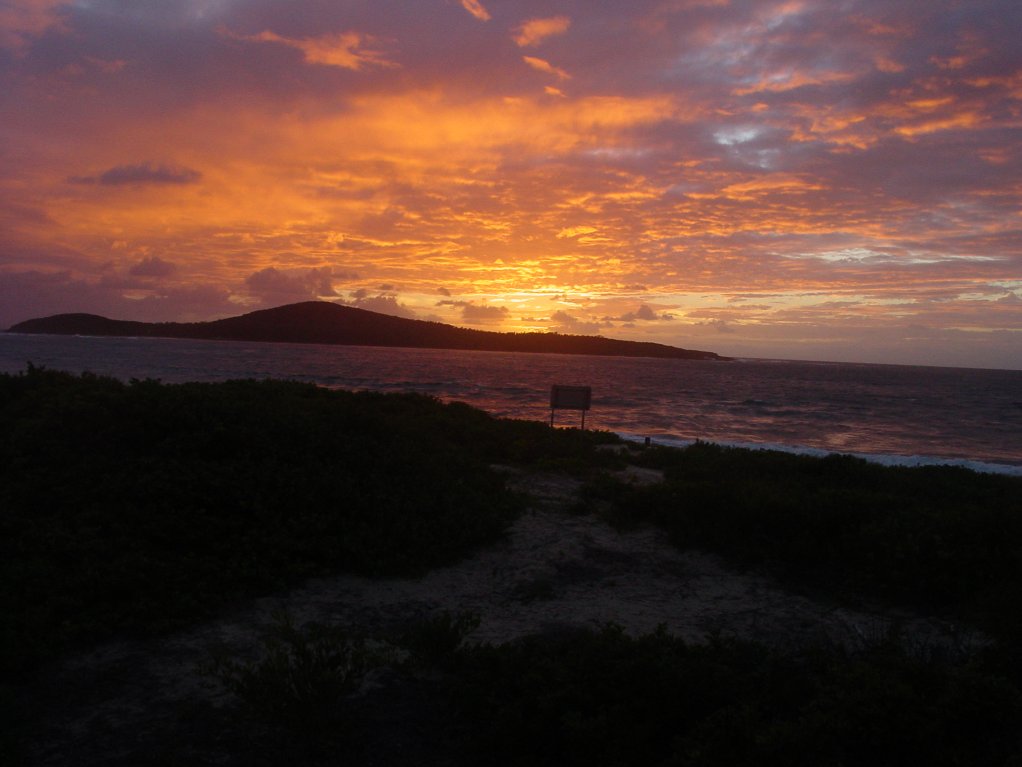 photo "Sunrise and Island" tags: misc., 