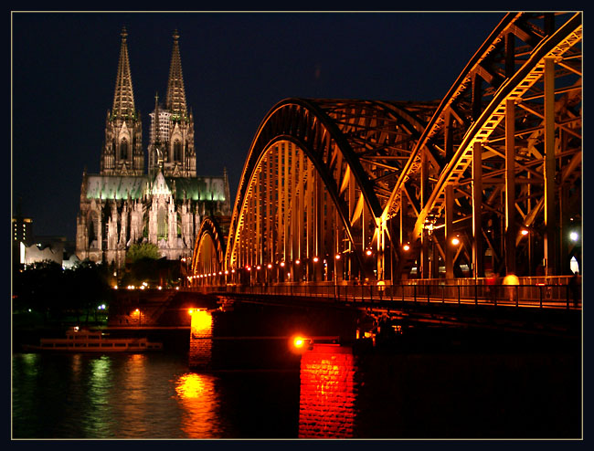 photo "A Night View to DOM" tags: architecture, landscape, night