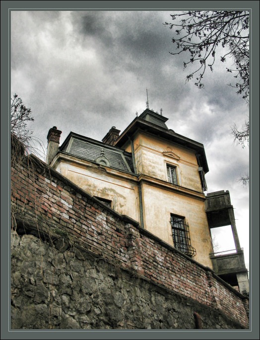 photo "Haunted House" tags: architecture, landscape, 