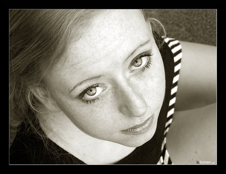 photo "really .. ?" tags: portrait, black&white, woman