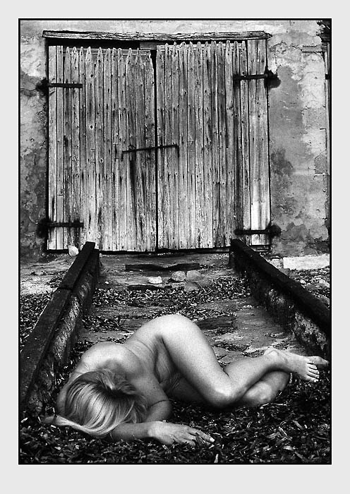 photo "deadend" tags: nude, 