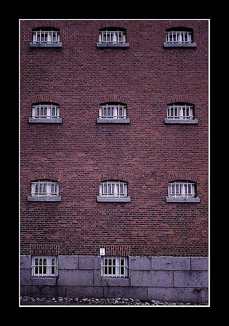 photo "Vacancy for 11" tags: architecture, landscape, 