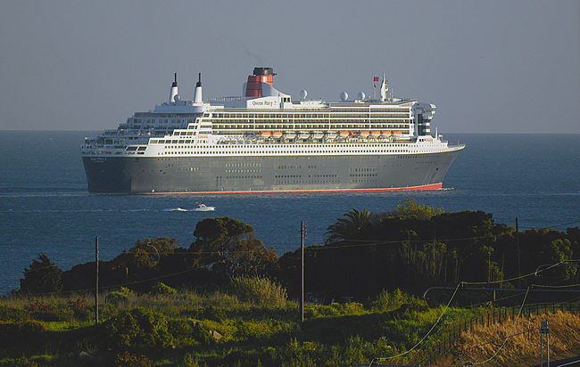 photo "" Queen Mary 2 "" tags: misc., 