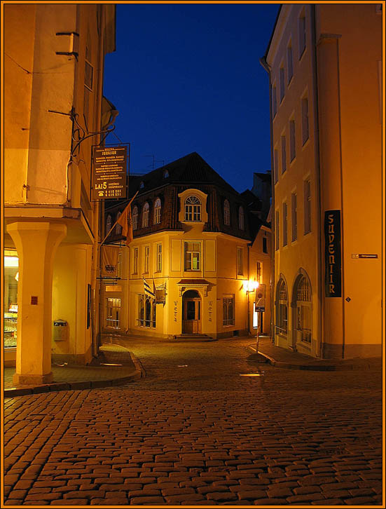 photo "Tallinn on the late evening" tags: architecture, landscape, night