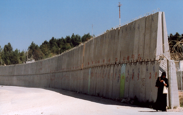 photo "The Wall" tags: reporting, genre, 