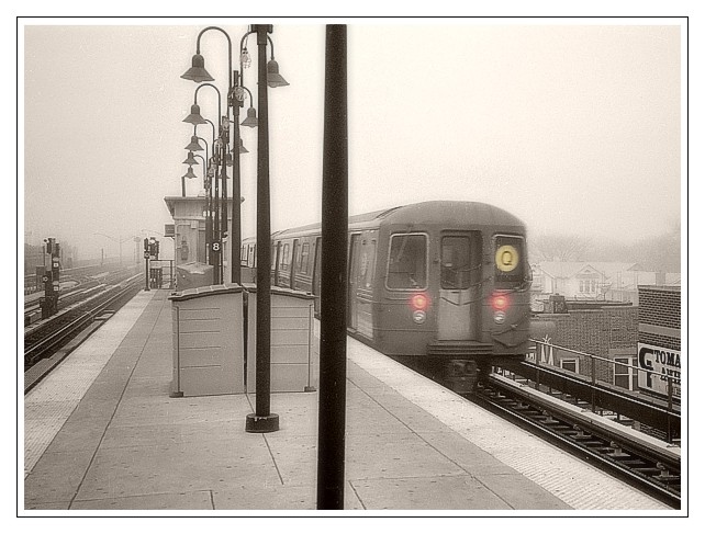 photo "Manhattan Bound Q-Train" tags: architecture, genre, landscape, 