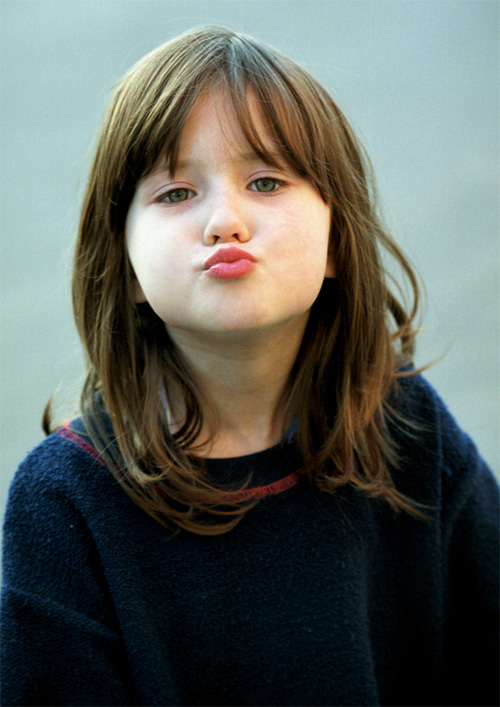 photo "Air kiss" tags: portrait, children