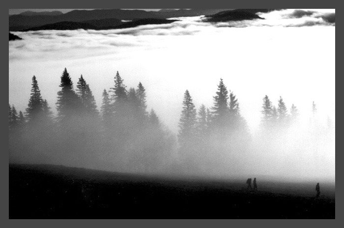 photo "Peoples and Mountains" tags: black&white, 