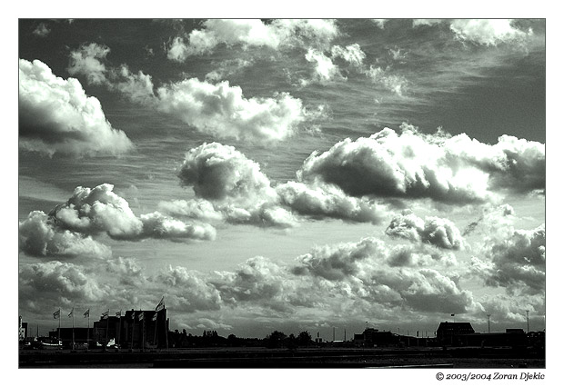 photo "Clouds over Copenhagen" tags: black&white, landscape, 