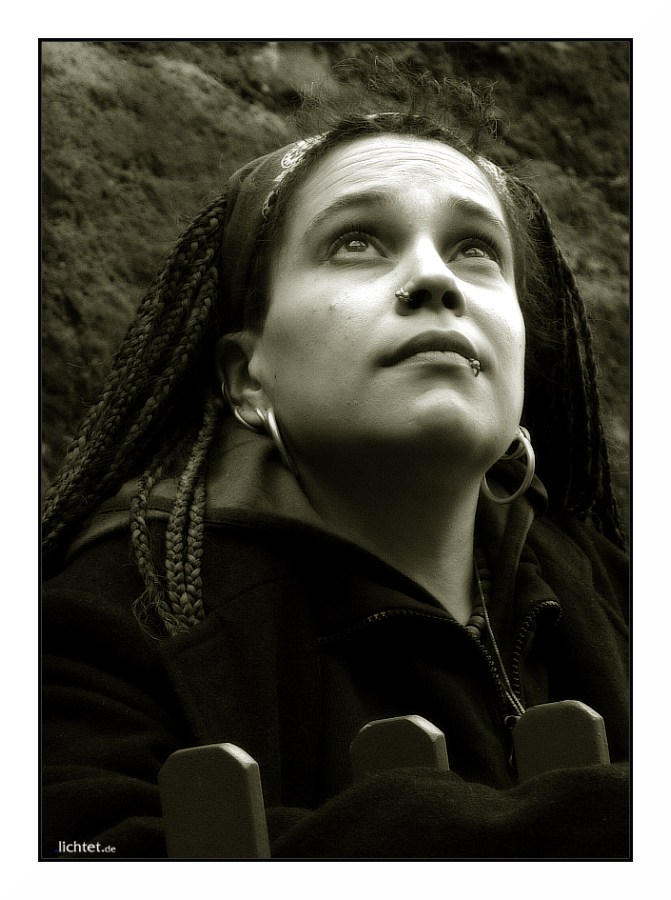 photo "somewhere" tags: black&white, portrait, woman
