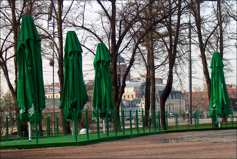 photo "Waiting for fans of beer (for Yves Ralim)" tags: architecture, landscape, 