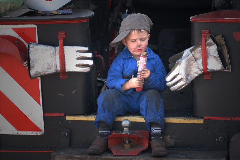 photo "Little boy at steamfestival in Dordrecht (Holland)" tags: portrait, children
