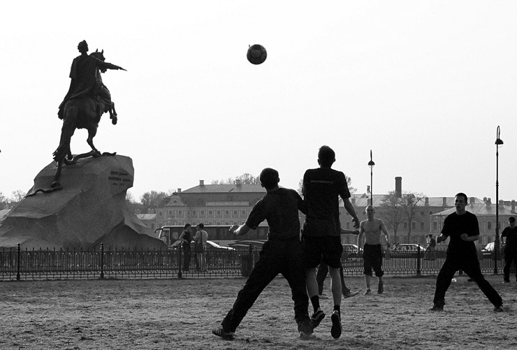 photo "Sports and architecture" tags: genre, black&white, 
