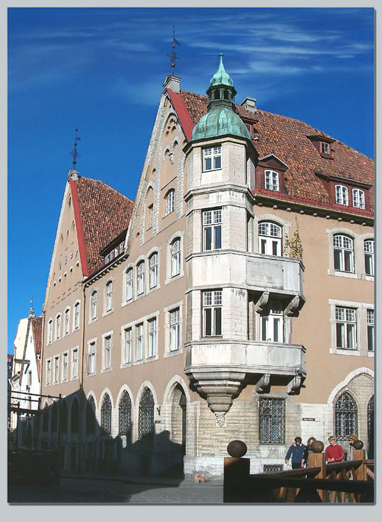 photo "Balconies of Old Tallinn" tags: architecture, travel, landscape, Europe