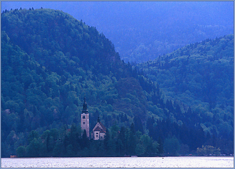 photo "Twilight on Bled" tags: landscape, mountains, water