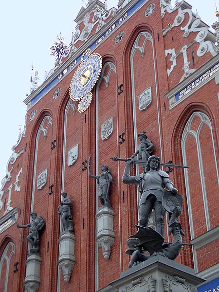 фото "Дом Черноголовых" метки: архитектура, путешествия, пейзаж, Европа