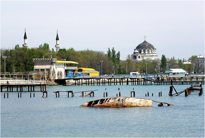 photo "seaside city" tags: landscape, architecture, water