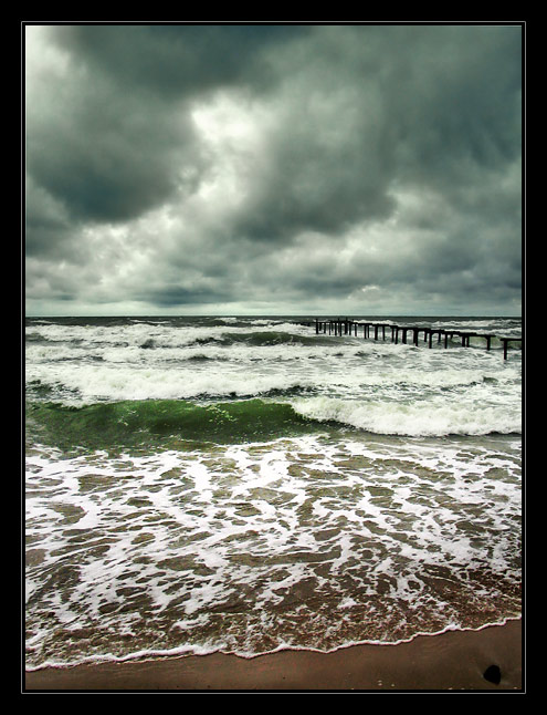 photo "Waves of bottle color." tags: landscape, water